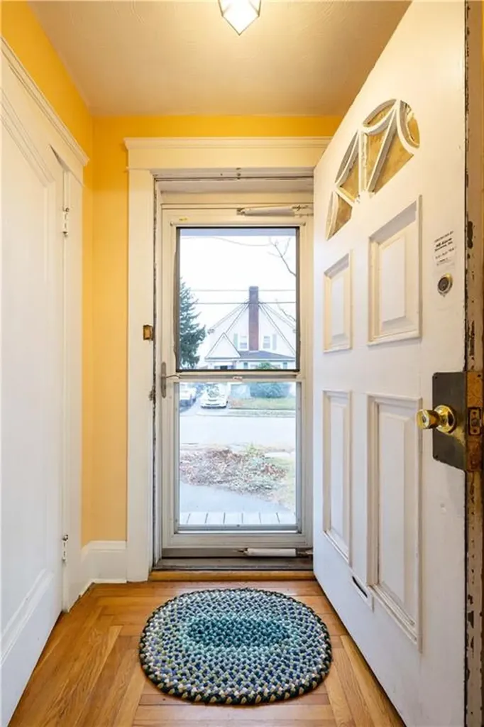 52 Lyndon Road Cranston RI 02905