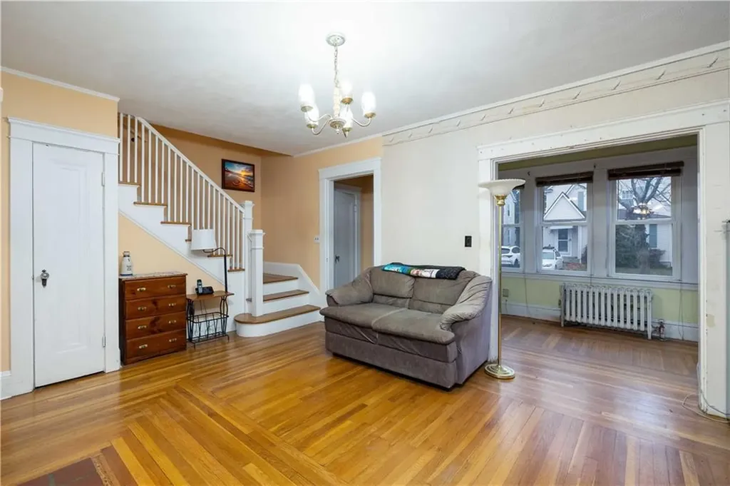 52 Lyndon Road Cranston RI 02905