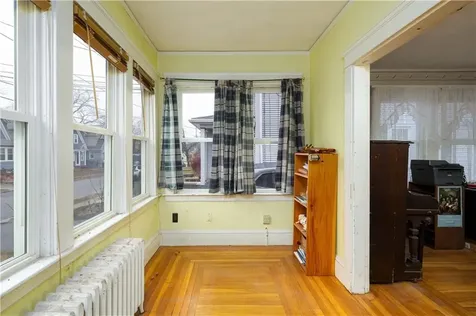 52 Lyndon Road Cranston RI 02905