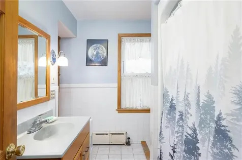 52 Lyndon Road Cranston RI 02905