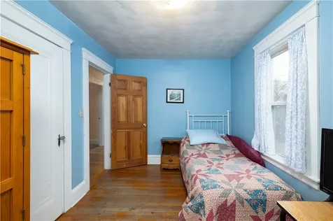 52 Lyndon Road Cranston RI 02905