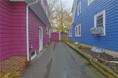 52 Lyndon Road Cranston RI 02905