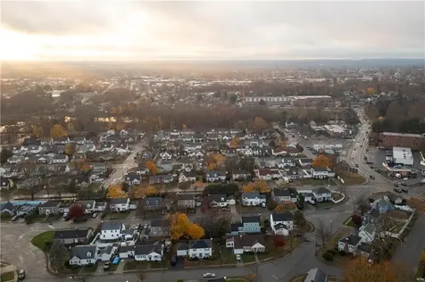 52 Lyndon Road Cranston RI 02905