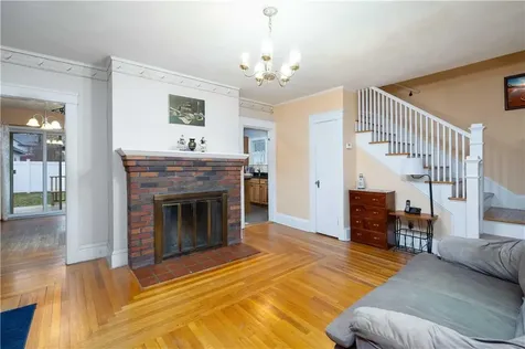 52 Lyndon Road Cranston RI 02905