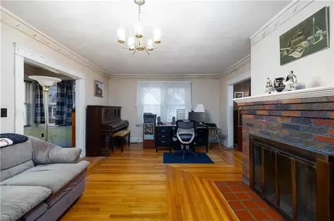 52 Lyndon Road Cranston RI 02905