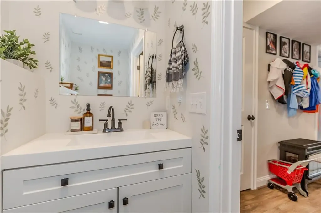 13 Carltons Trail Smithfield RI 02917