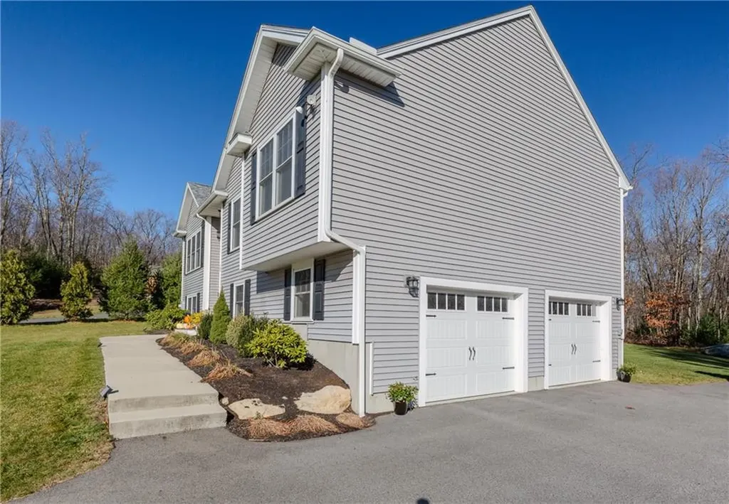 13 Carltons Trail Smithfield RI 02917