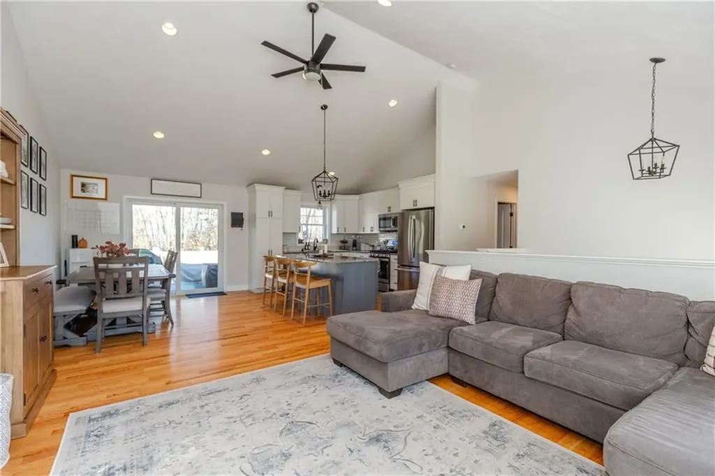 13 Carltons Trail Smithfield RI 02917