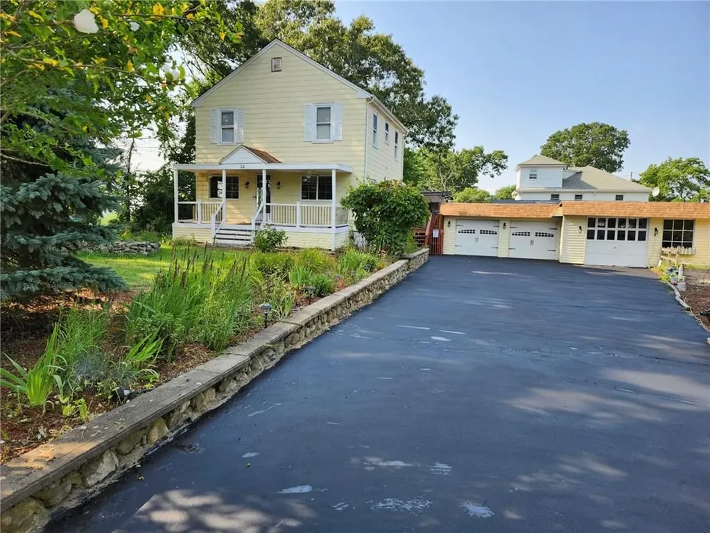 24 Arthur Avenue Woonsocket RI 02895