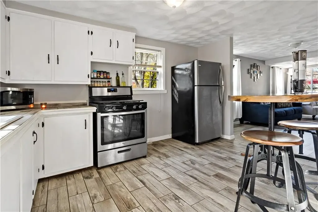 98 Ogden Avenue Warwick RI 02889