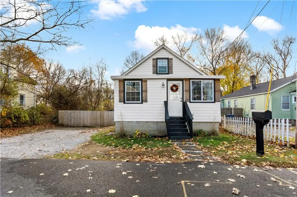 98 Ogden Avenue Warwick RI 02889