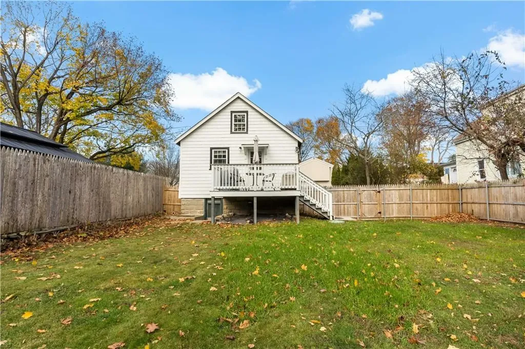 98 Ogden Avenue Warwick RI 02889