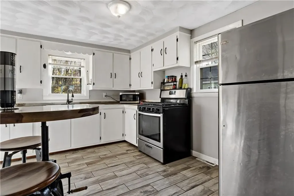 98 Ogden Avenue Warwick RI 02889