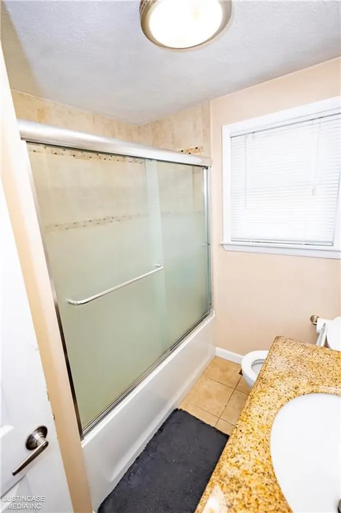 75 Leonard Avenue East Providence RI 02914