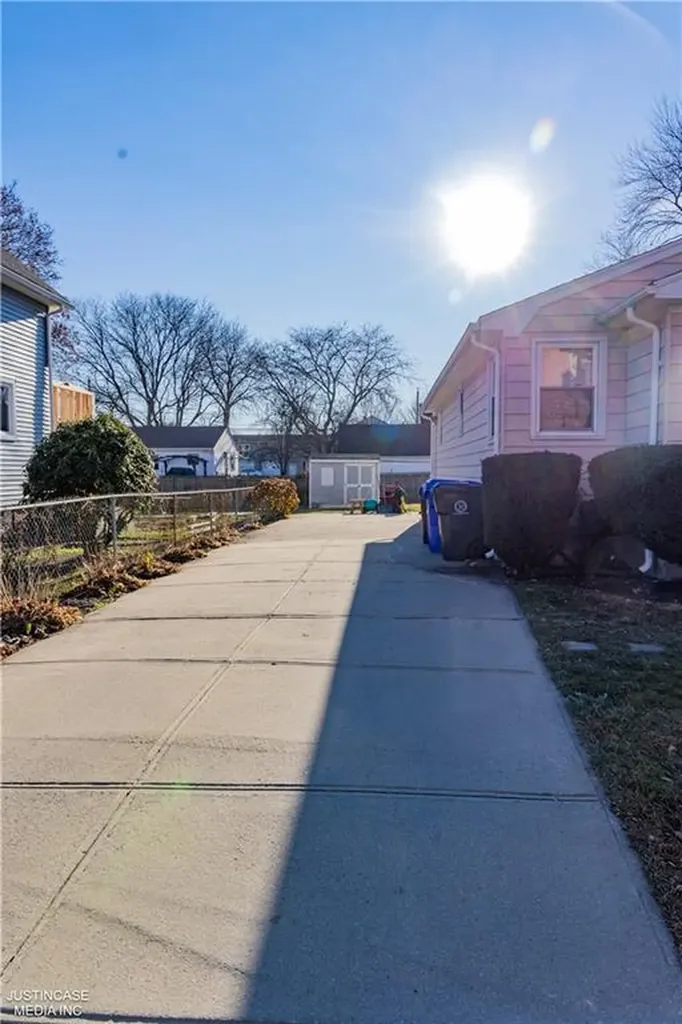 75 Leonard Avenue East Providence RI 02914