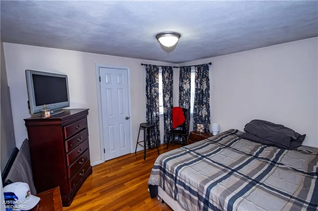 75 Leonard Avenue East Providence RI 02914