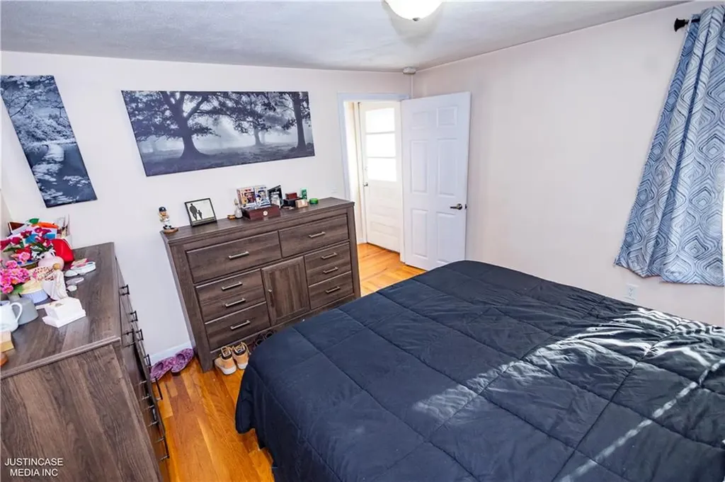 75 Leonard Avenue East Providence RI 02914