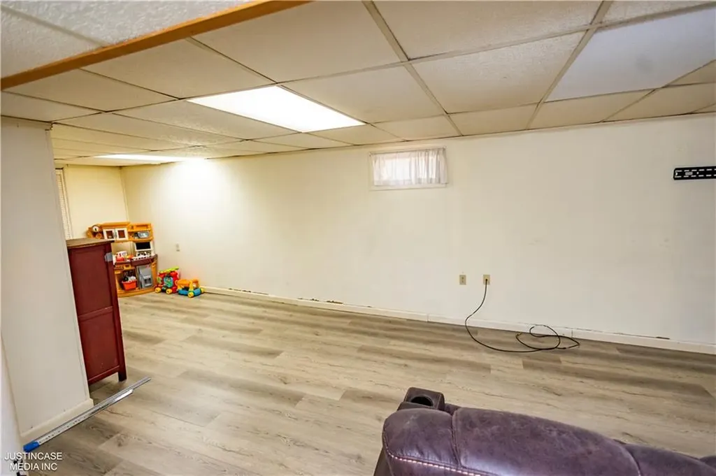 75 Leonard Avenue East Providence RI 02914