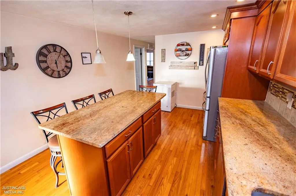 75 Leonard Avenue East Providence RI 02914