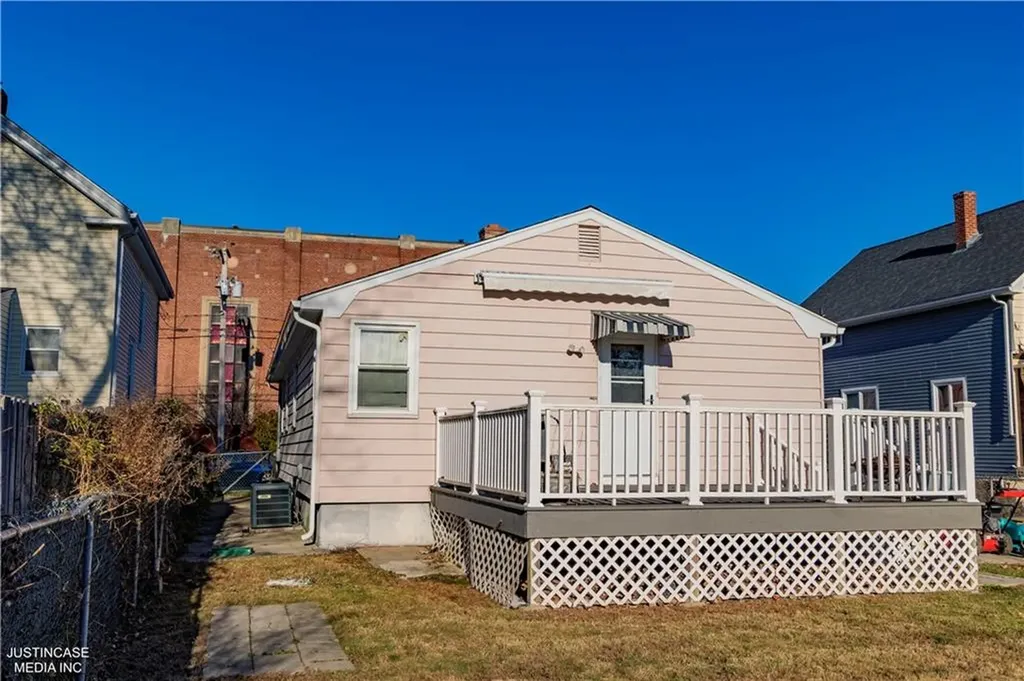 75 Leonard Avenue East Providence RI 02914