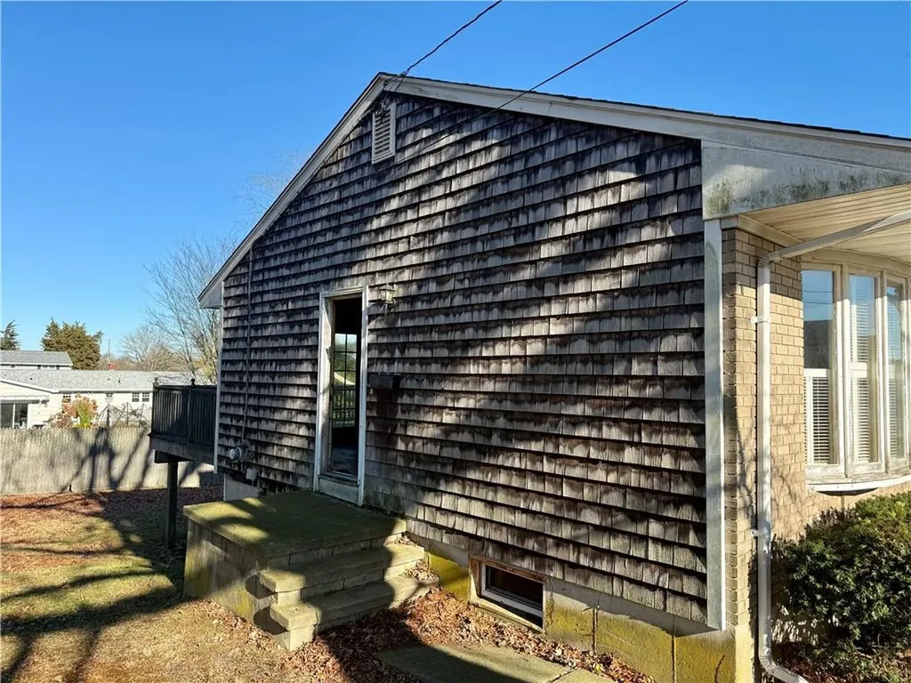 88 Kenyon Road Tiverton RI 02878
