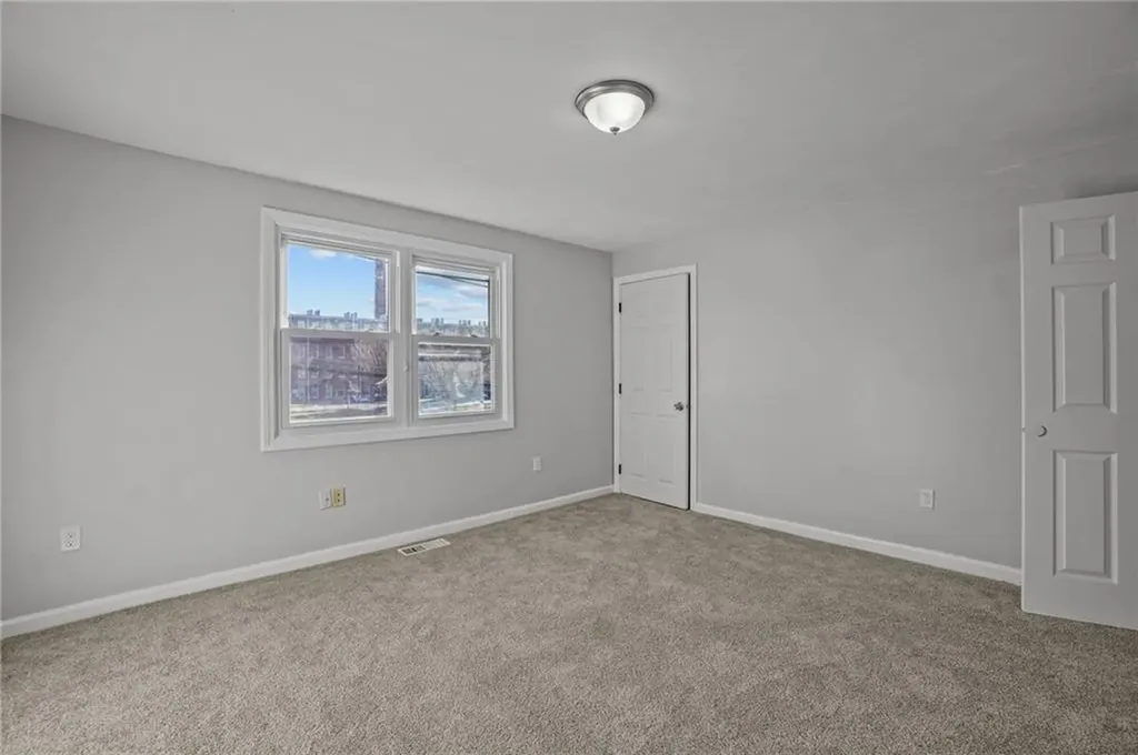 127 129 Bleachery Court Warwick RI 02886