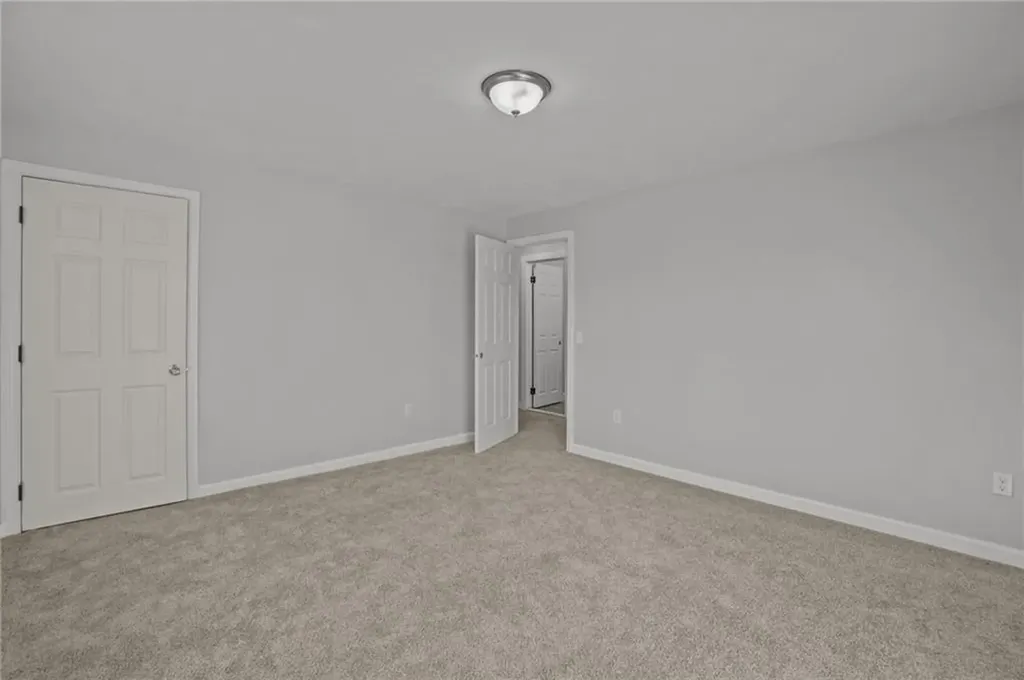 127 129 Bleachery Court Warwick RI 02886