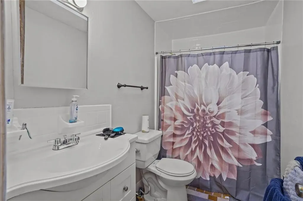 127 129 Bleachery Court Warwick RI 02886