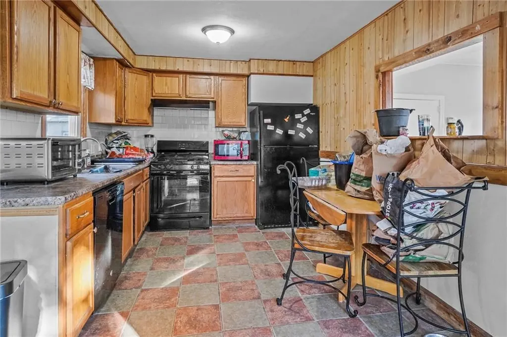 127 129 Bleachery Court Warwick RI 02886