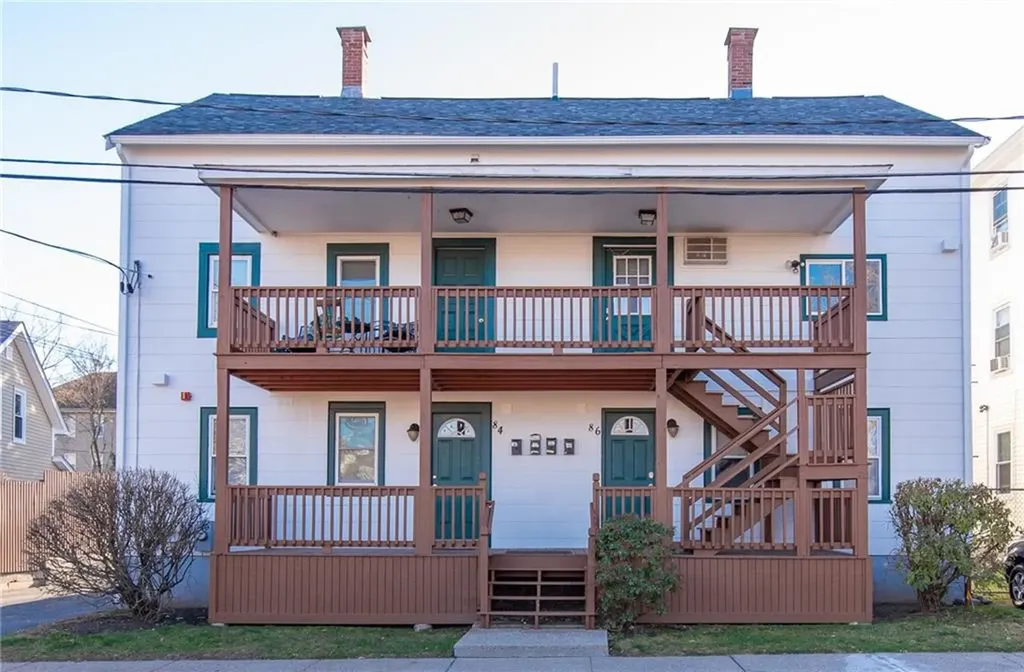 84 86 Northeast Street Woonsocket RI 02895