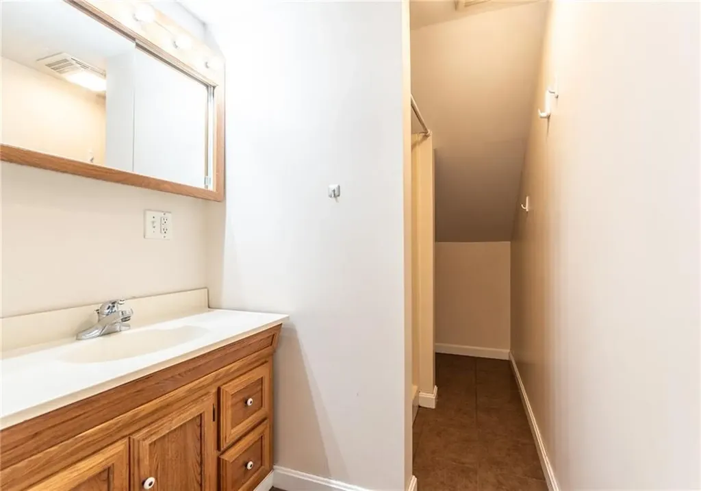 84 86 Northeast Street Woonsocket RI 02895