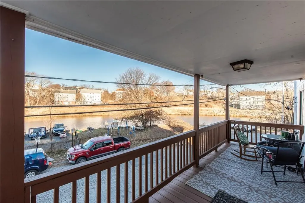 84 86 Northeast Street Woonsocket RI 02895