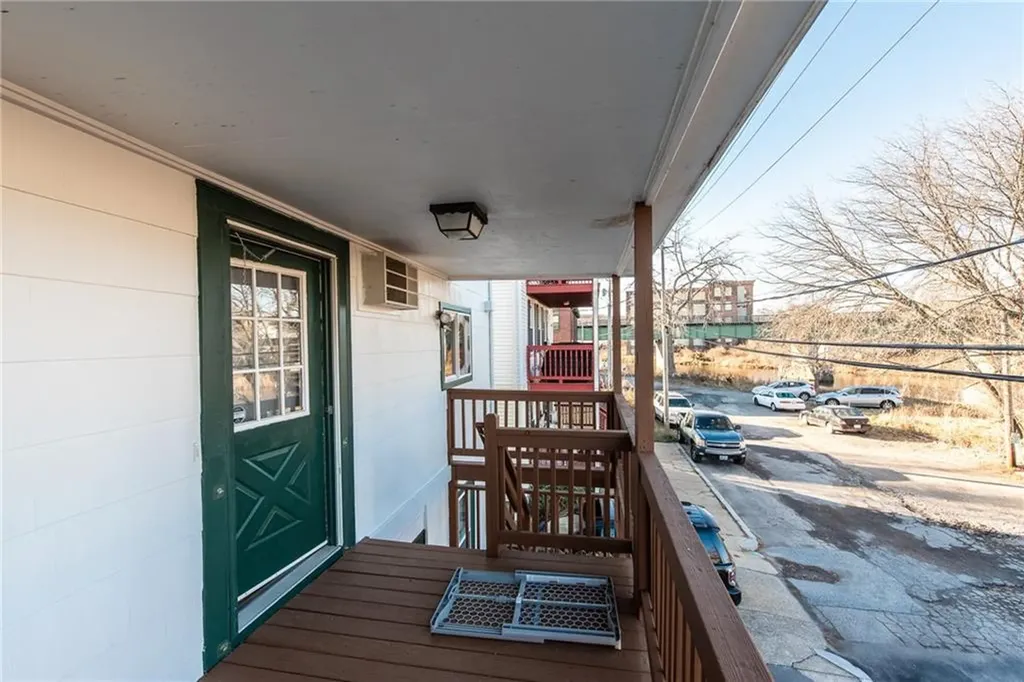 84 86 Northeast Street Woonsocket RI 02895