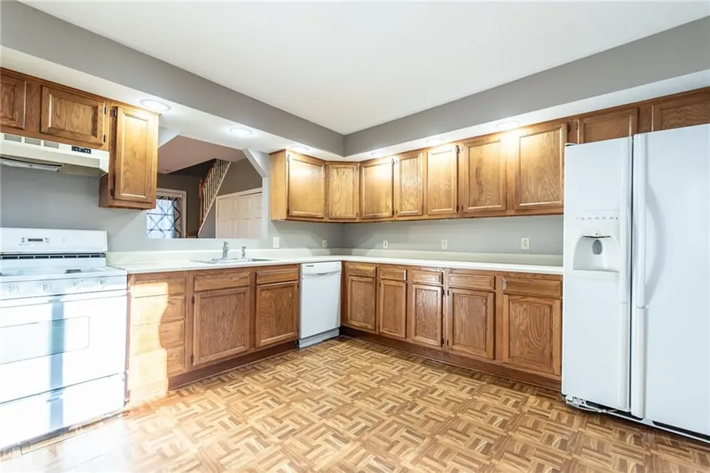 84 86 Northeast Street Woonsocket RI 02895