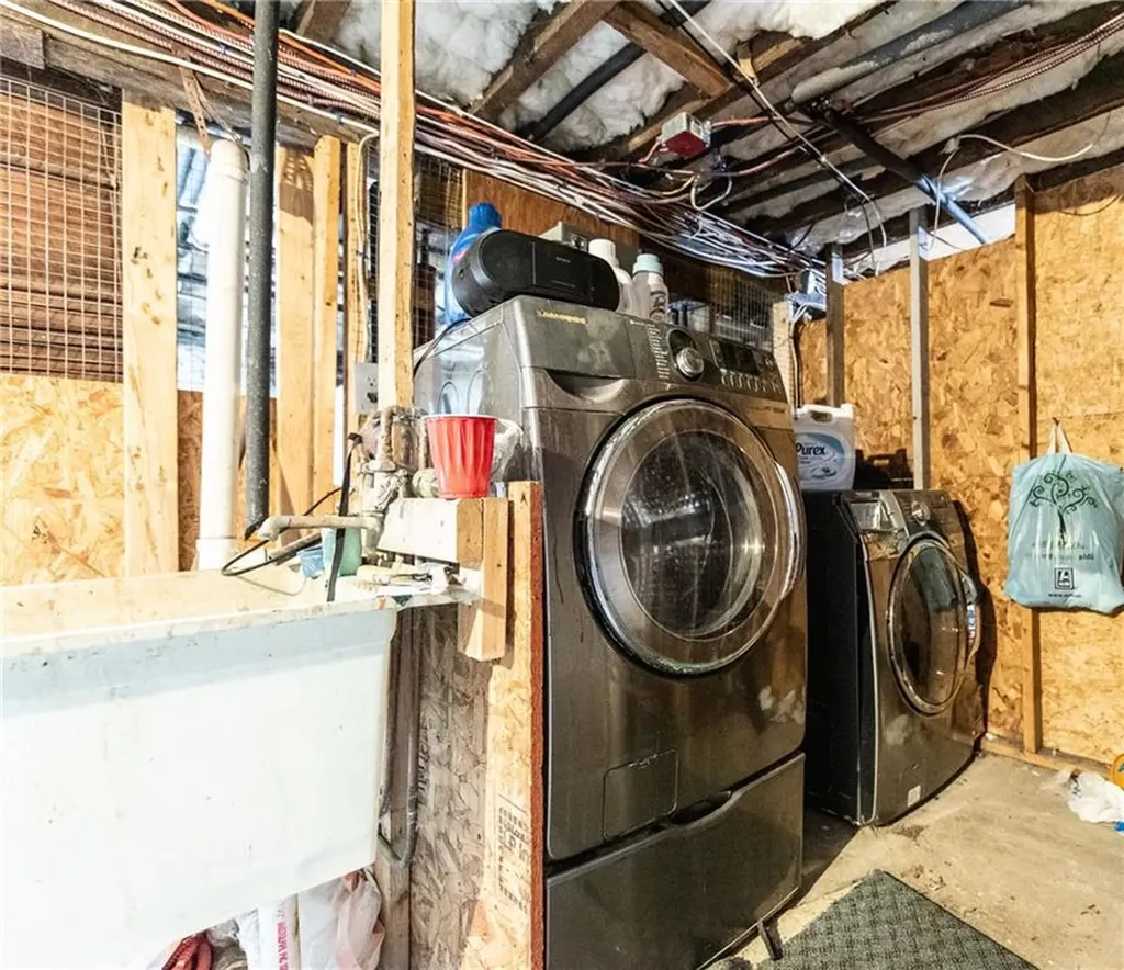 84 86 Northeast Street Woonsocket RI 02895