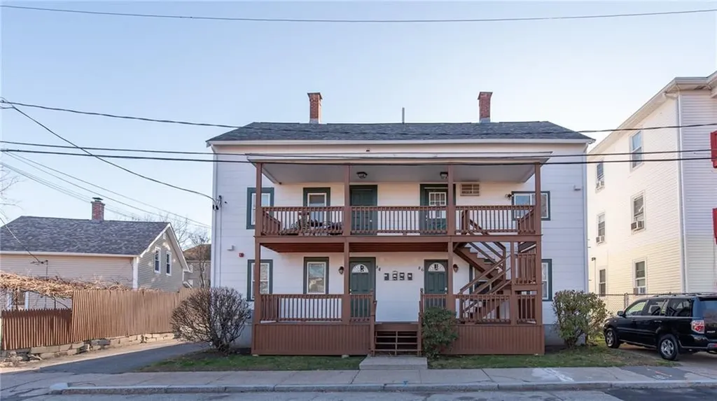 84 86 Northeast Street Woonsocket RI 02895