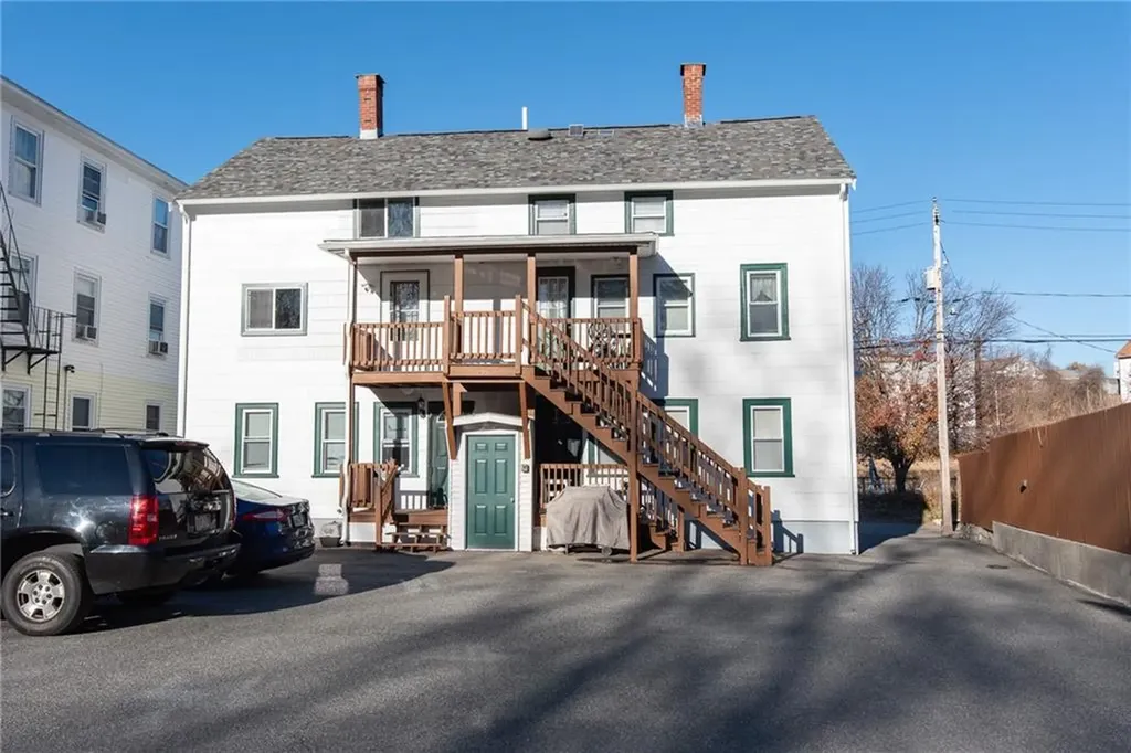 84 86 Northeast Street Woonsocket RI 02895
