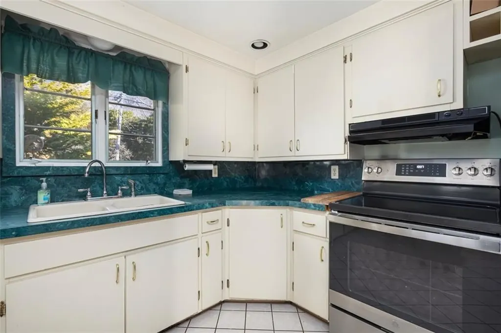 11 Gervais Street Coventry RI 02816