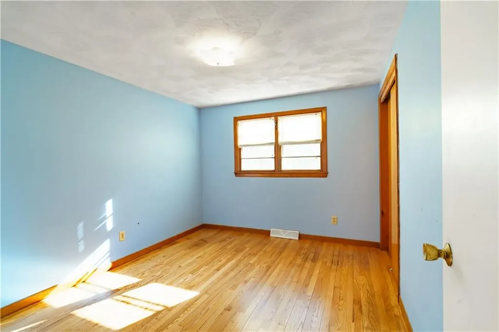 85 Amsterdam Avenue Warwick RI 02889