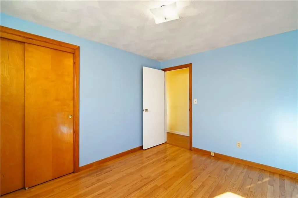 85 Amsterdam Avenue Warwick RI 02889