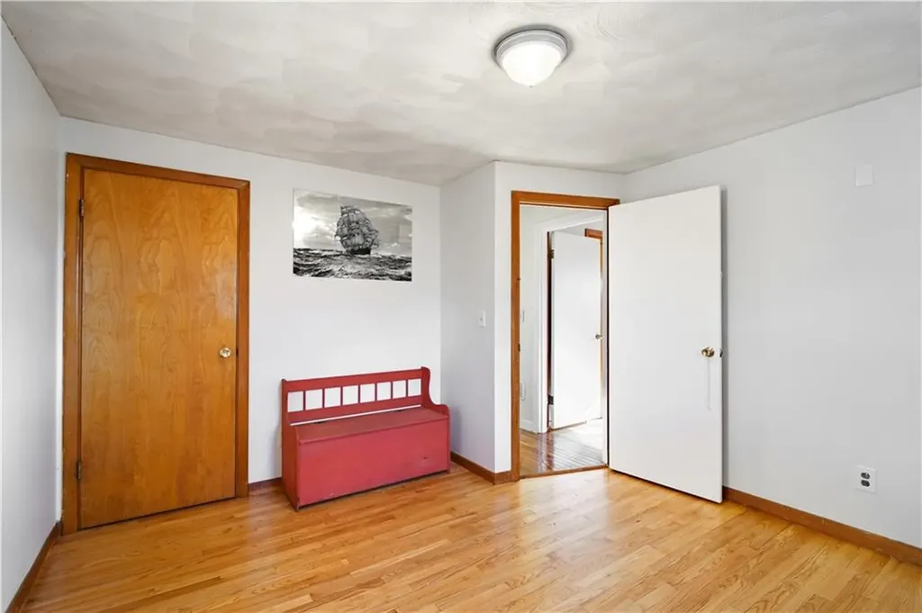 85 Amsterdam Avenue Warwick RI 02889