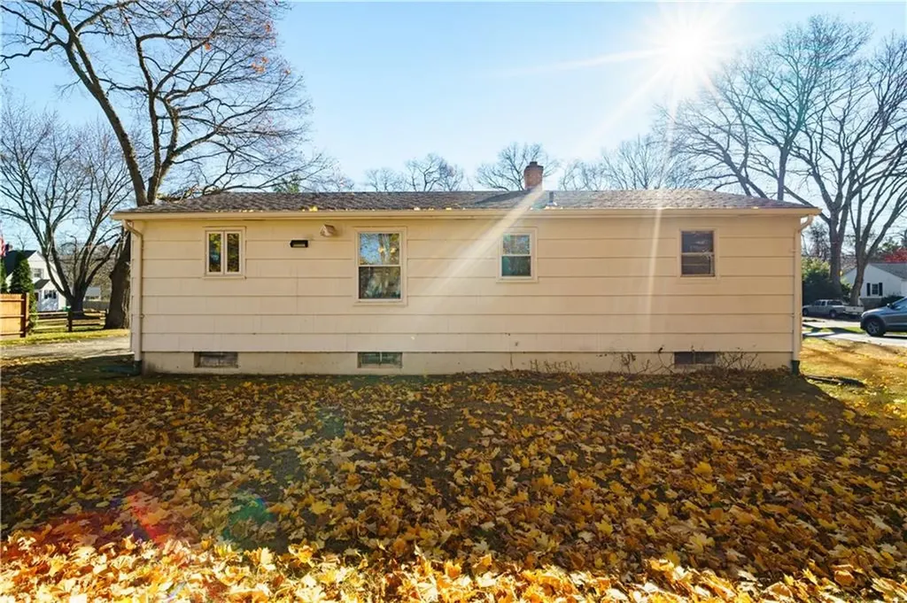 85 Amsterdam Avenue Warwick RI 02889