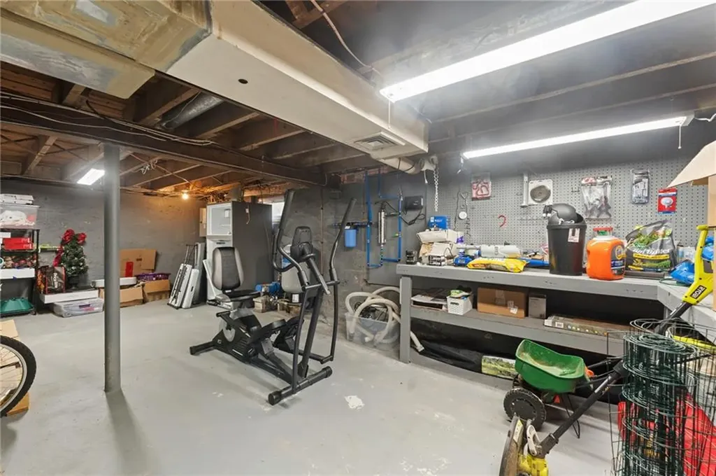 435 Farnum Pike Smithfield RI 02917