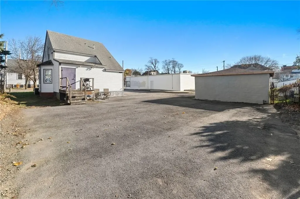 793 799 West Shore Road Warwick RI 02889
