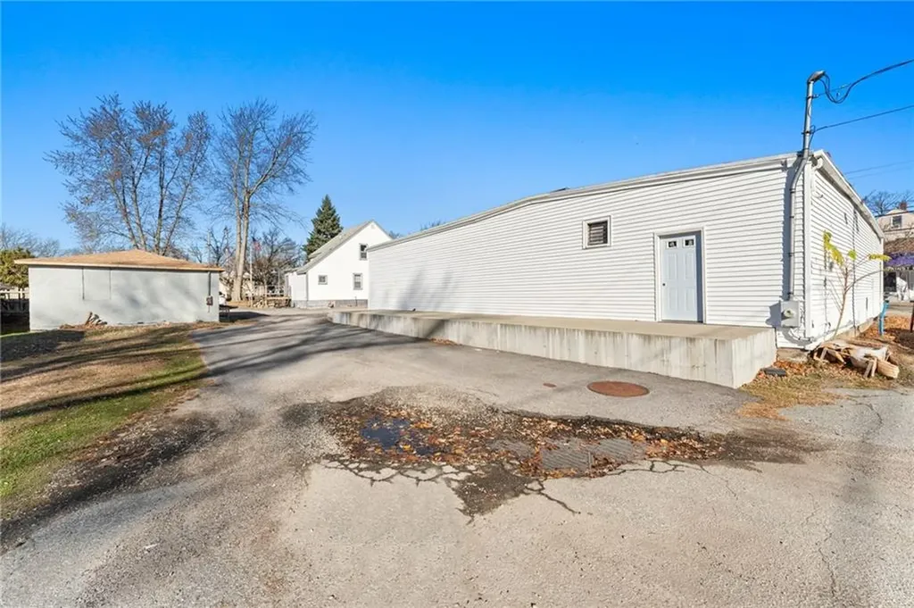 793 799 West Shore Road Warwick RI 02889