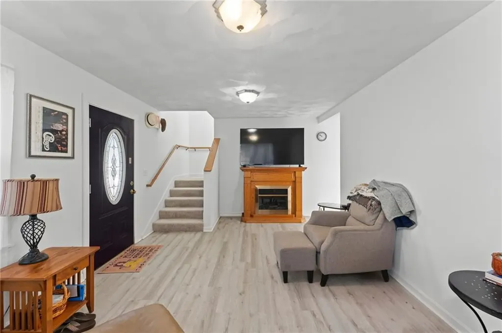 793 799 West Shore Road Warwick RI 02889
