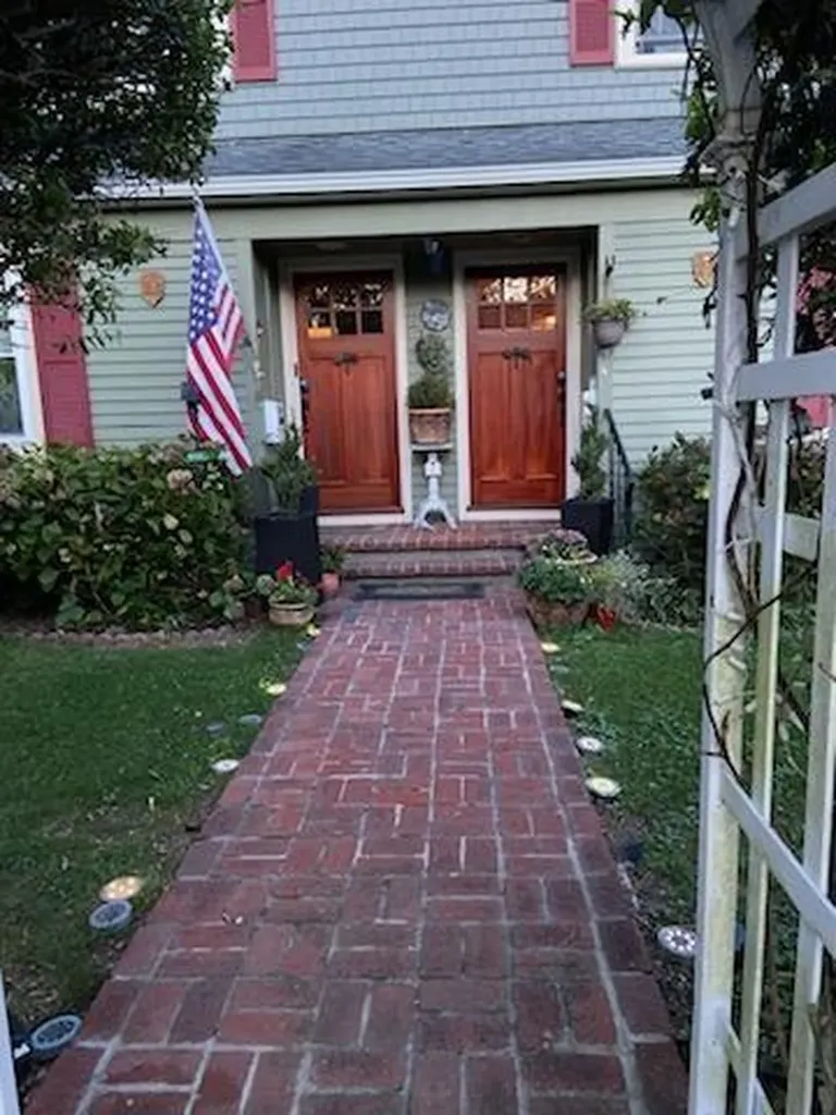 21 23 Shield Street Newport RI 02840
