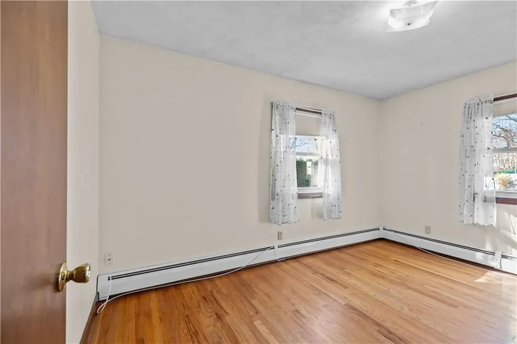 25 Lakeview Avenue Lincoln RI 02865