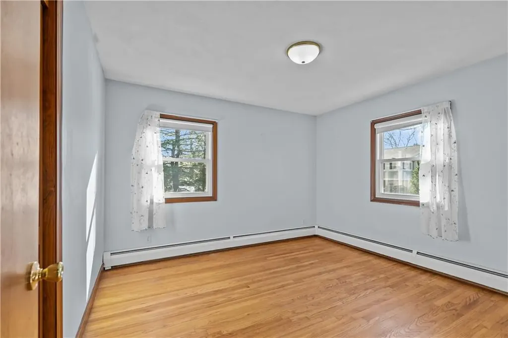 25 Lakeview Avenue Lincoln RI 02865