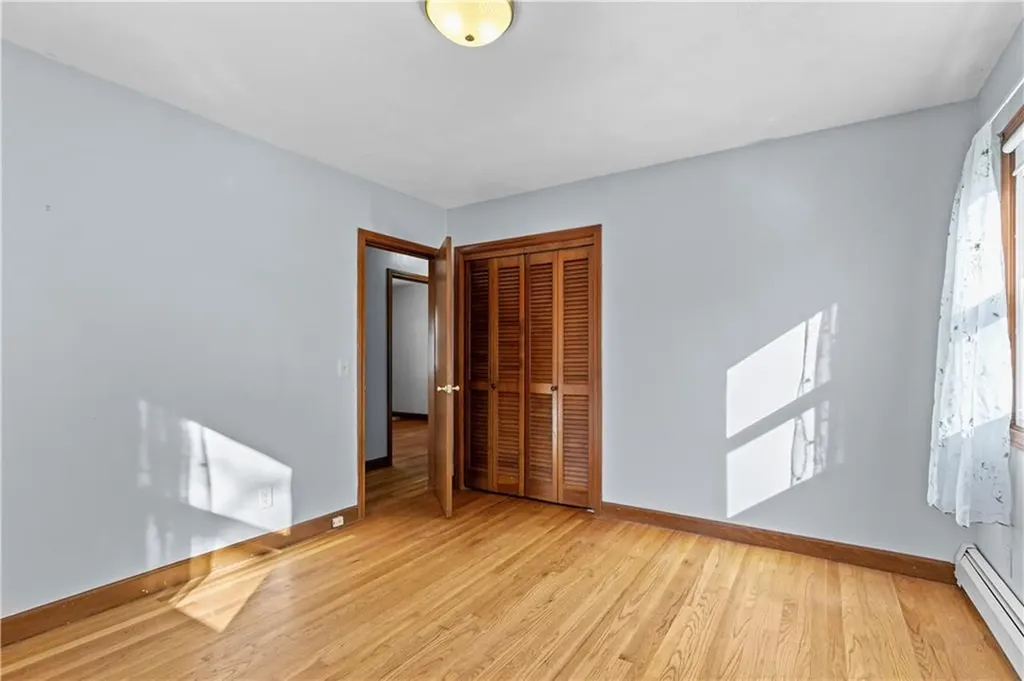 25 Lakeview Avenue Lincoln RI 02865